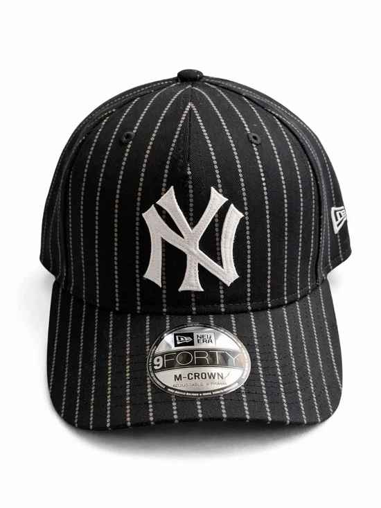 New Era Men’s Black Pinstripe NY Logo 9FORTY Cap - Picture 1 of 3